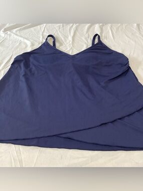 Lands' End Navy scalloped cross over hem. Padded bra.  V-Neck TANKINI swim top